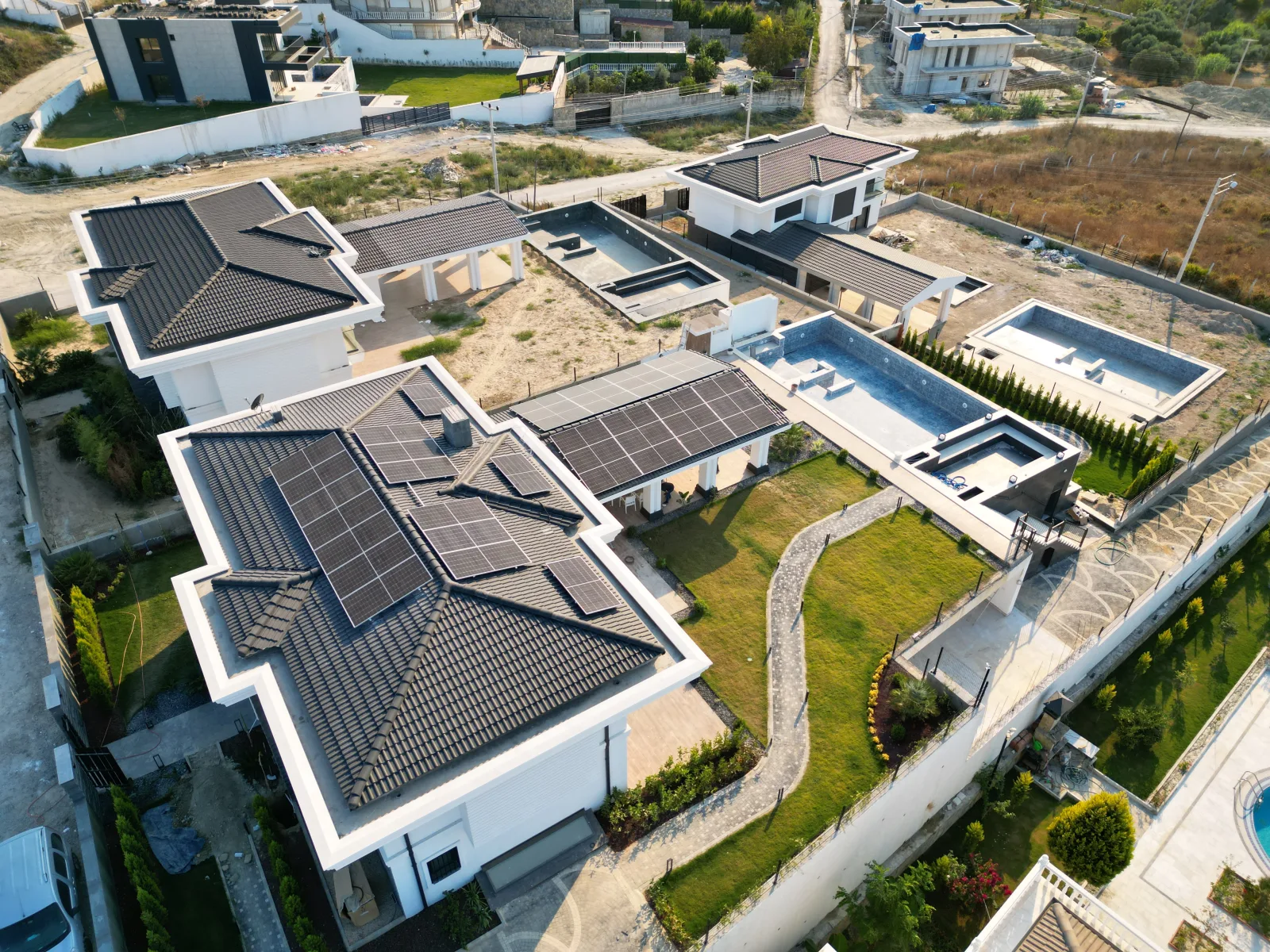 Aton Enerji tarafından uygulanan çatı üstü güneş enerjisi projesi